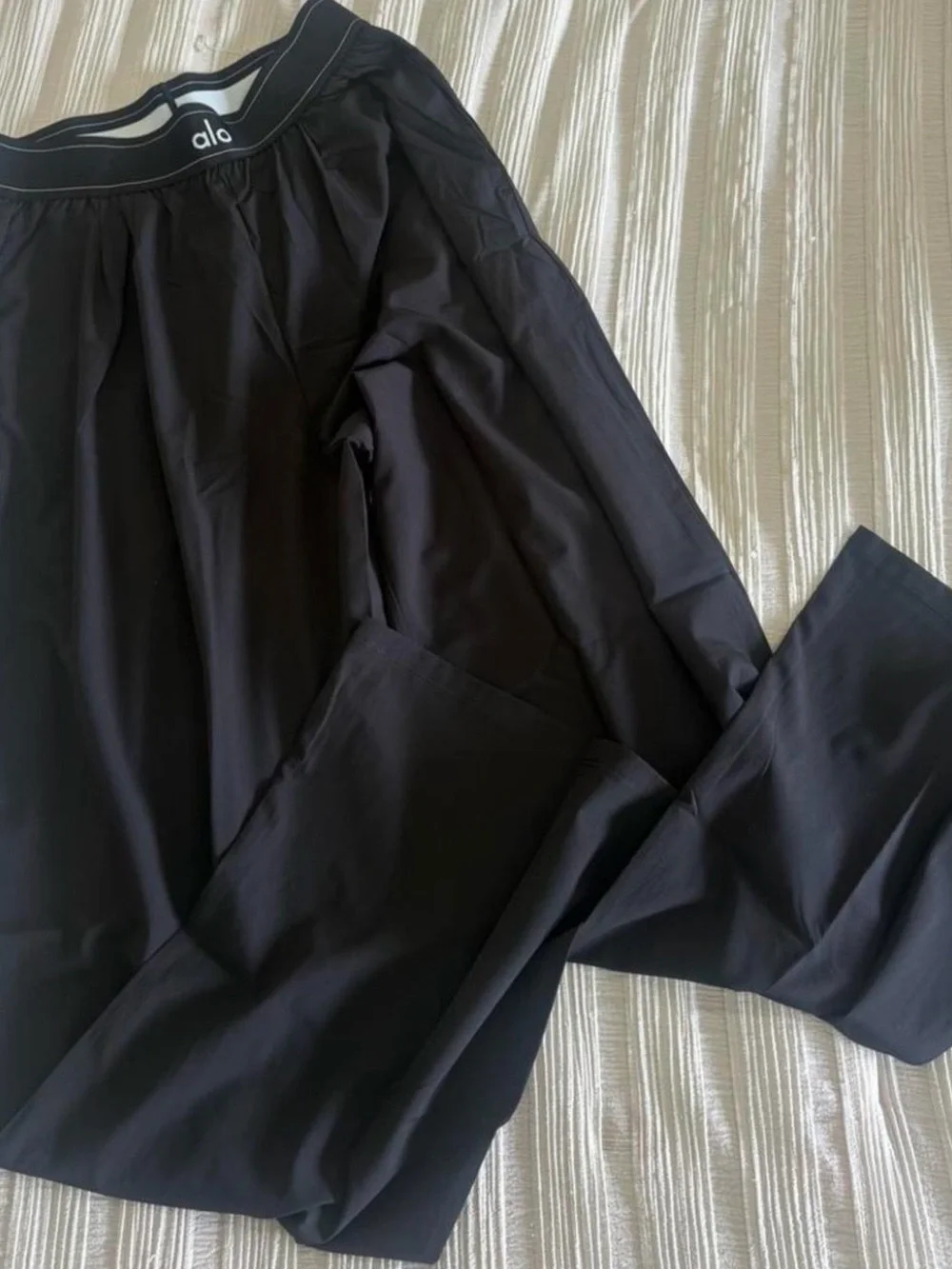ALO Yoga Black Performance Joggers